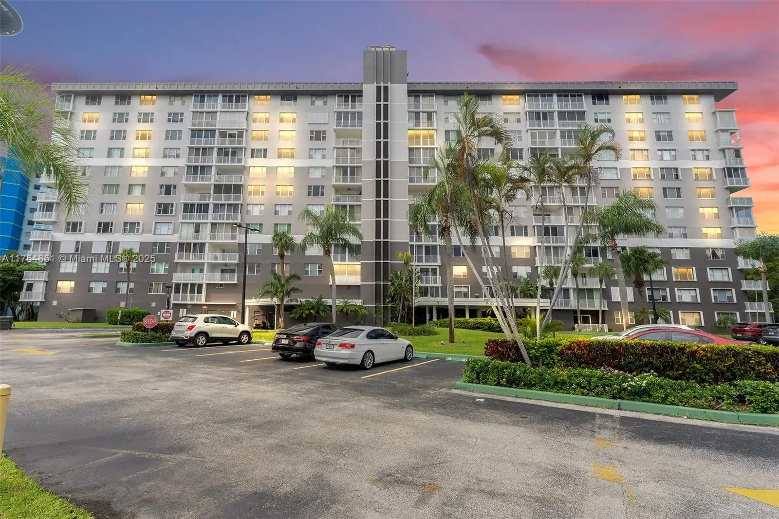 3850 Washington St # 301, Hollywood FL 33021