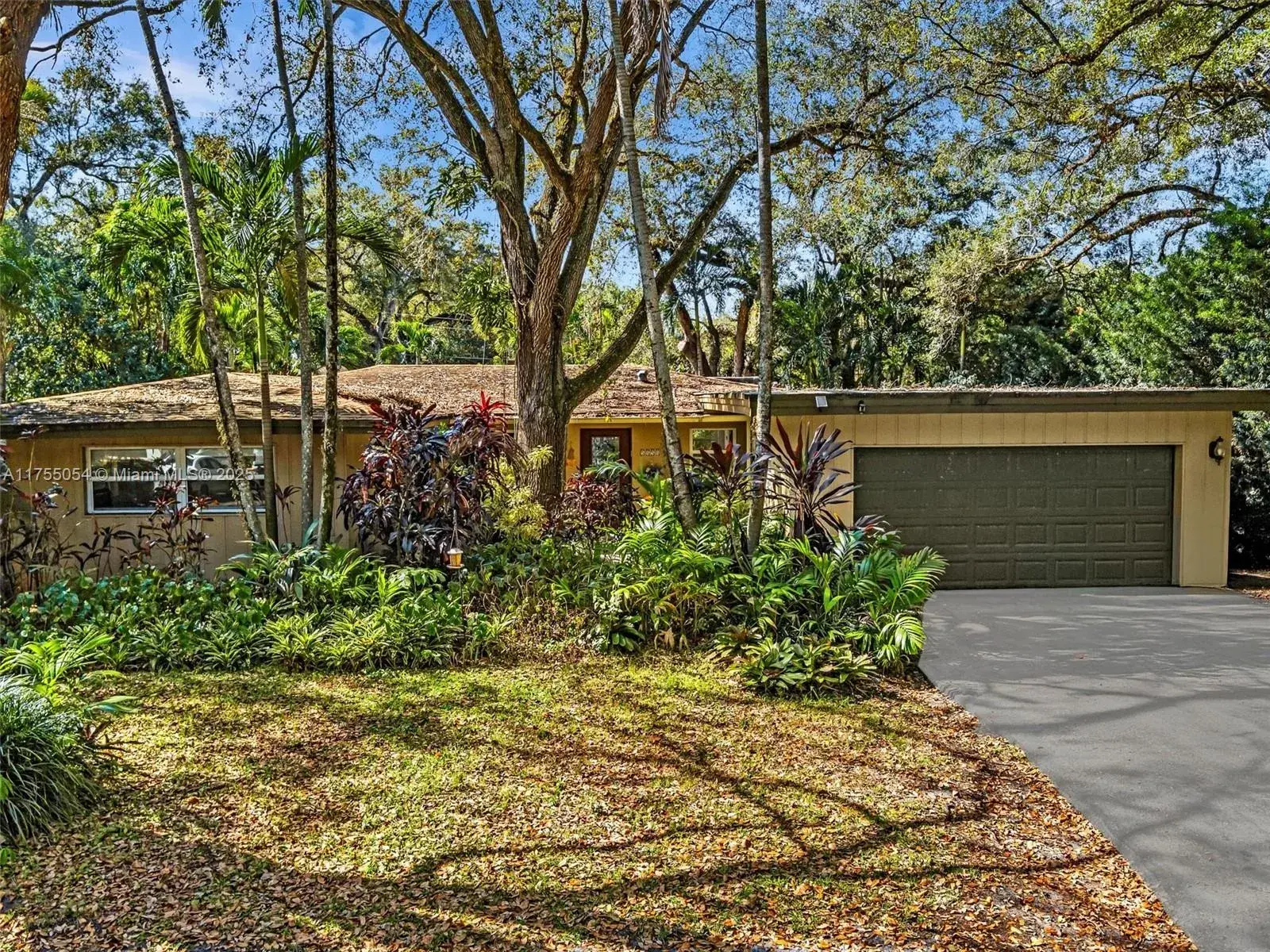 5850 SW 37th Ave, Dania Beach FL 33312