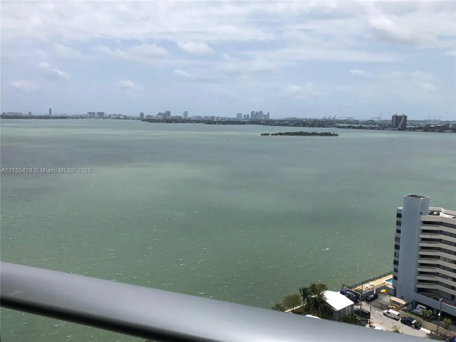 650 NE 32nd St # 2006, Miami FL 33137 photo 4
