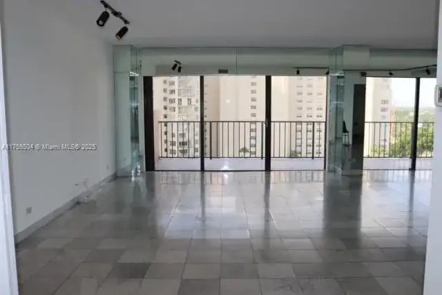 1800 NE 114th St # 1108, Miami FL 33181 photo 2