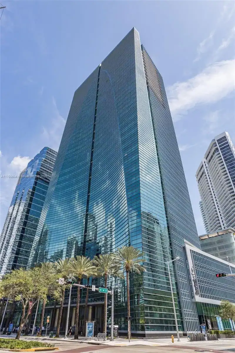 1395 Brickell Ave, Miami FL 33131