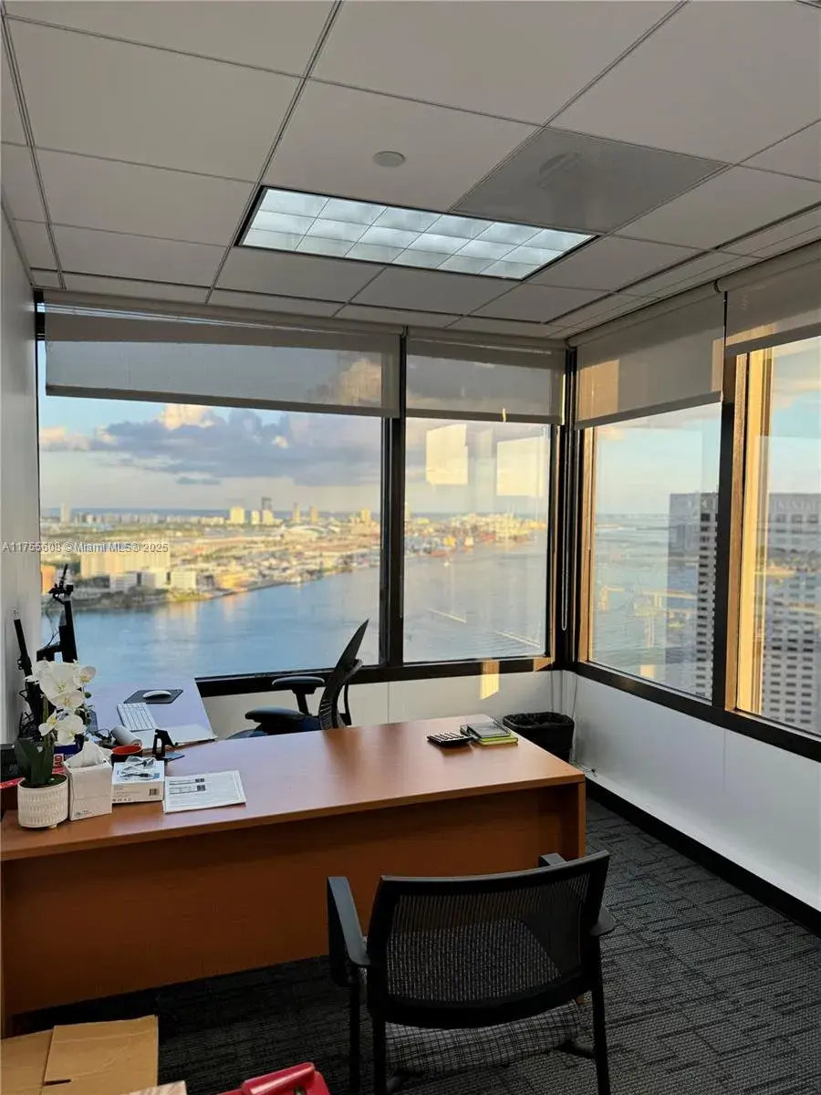 2 S Biscayne Blvd # 3200, Miami FL 33131
