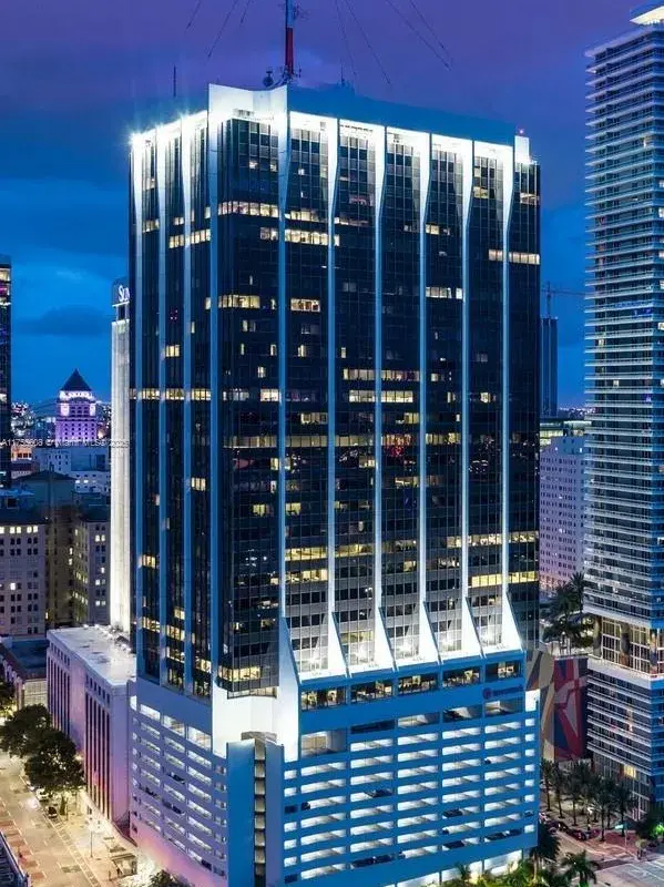 2 S Biscayne Blvd # 3200, Miami FL 33131