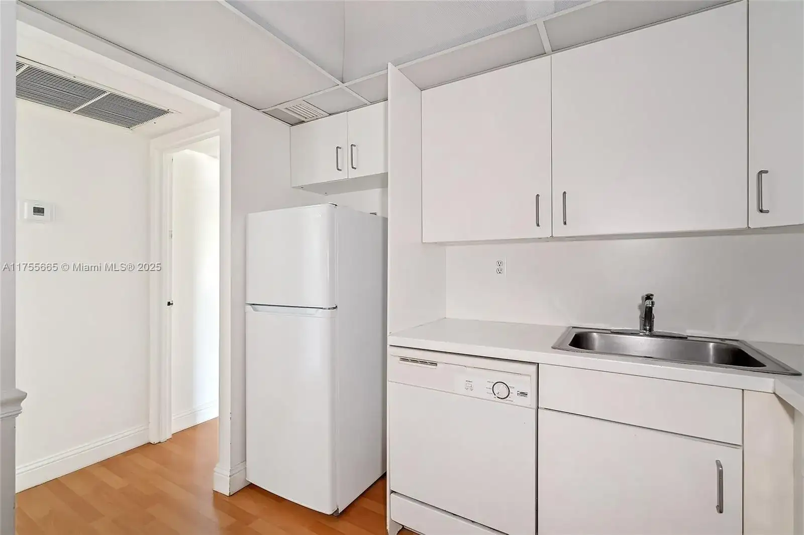 17570 Atlantic Blvd # 215, Sunny Isles Beach FL 33160 photo 3