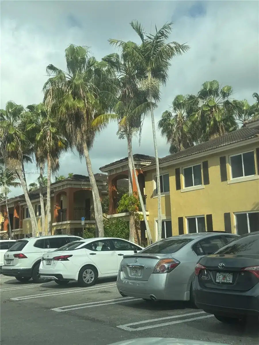 940 NE 33rd Ter # 103, Homestead FL 33033 photo 3