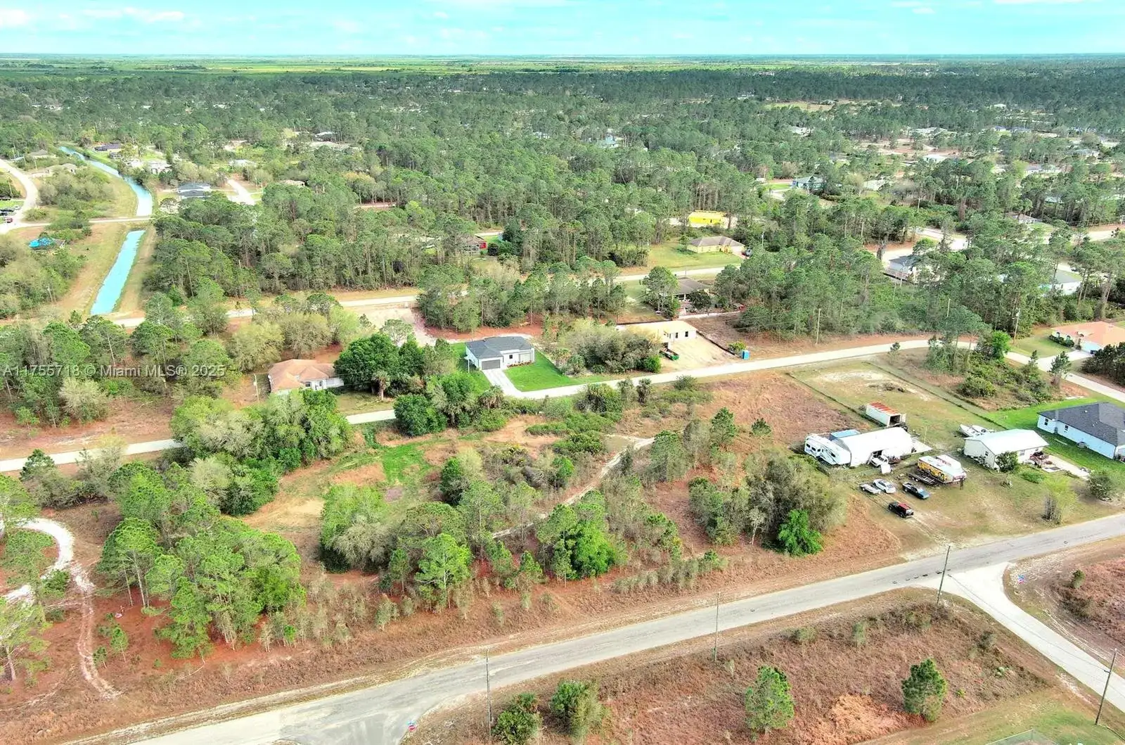 565 Summit Ave S, Lehigh Acres FL 33974 photo 3