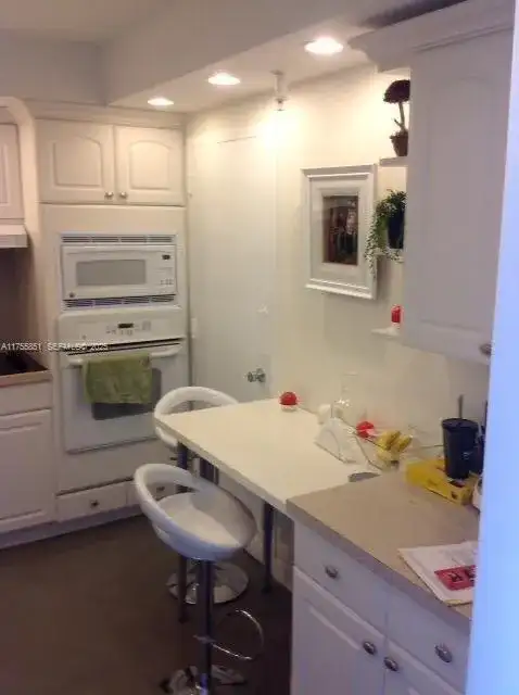 400 Kings Point Dr # 810, Sunny Isles Beach FL 33160 photo 4
