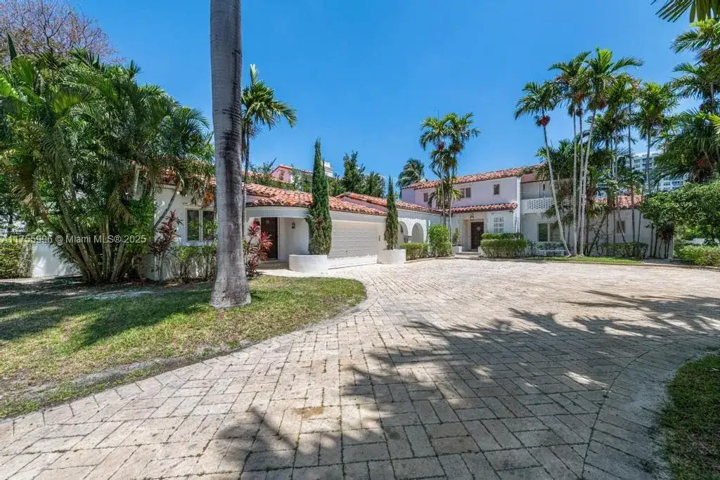 5661 Pine Tree Dr, Miami Beach FL 33140 photo 4