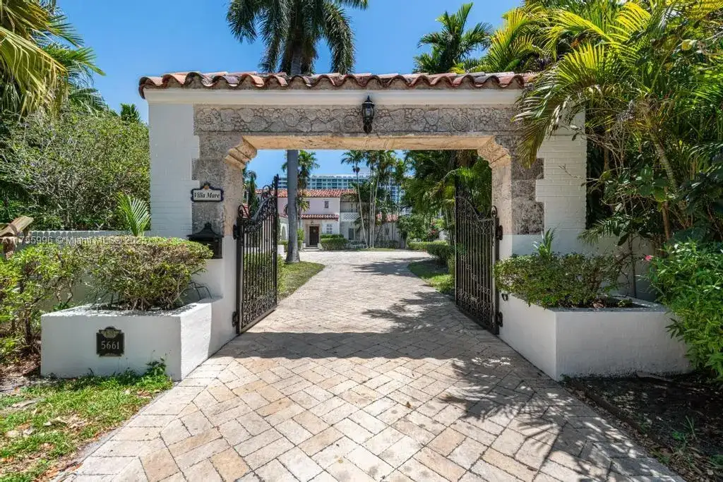 5661 Pine Tree Dr, Miami Beach FL 33140 photo 5