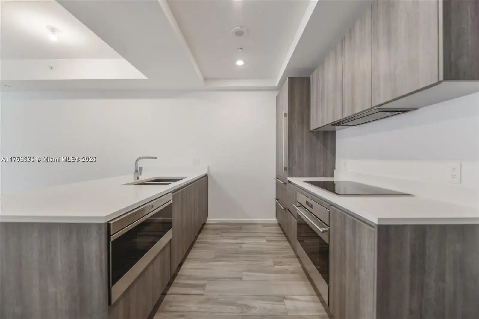 801 S Miami Ave # 1702, Miami FL 33130 photo 5