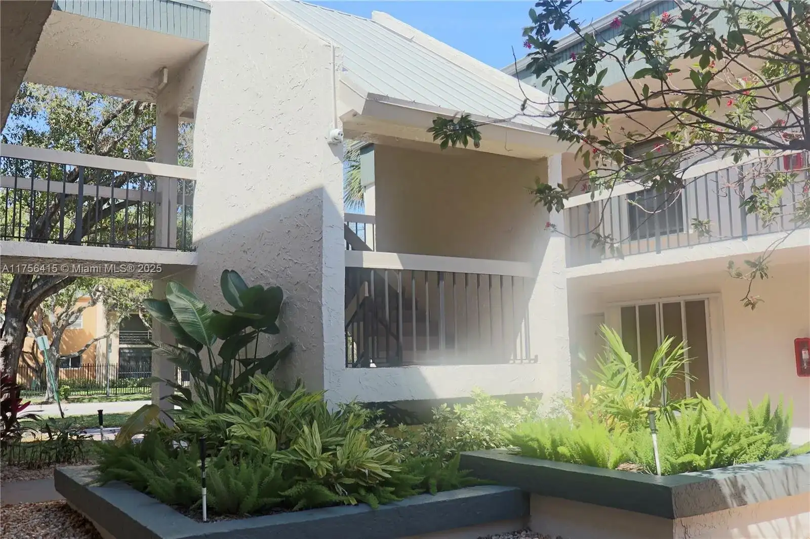 225 SE 10th St # 3D, Deerfield Beach FL 33441 photo 4