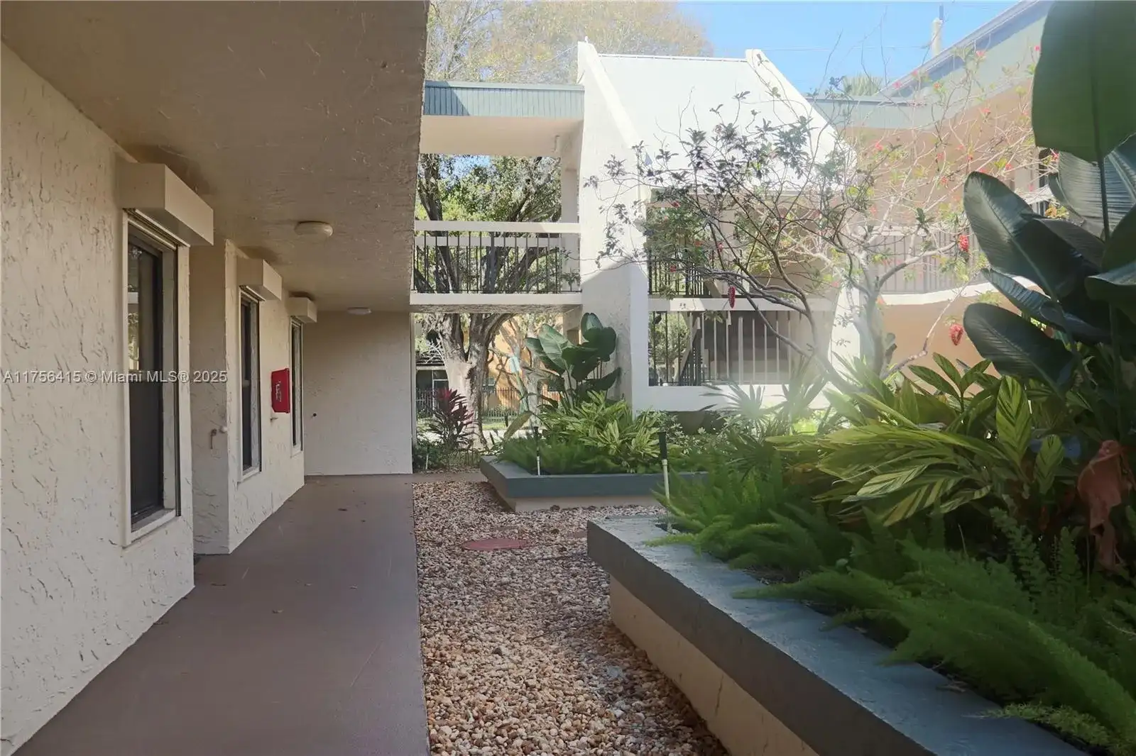 225 SE 10th St # 3D, Deerfield Beach FL 33441 photo 5