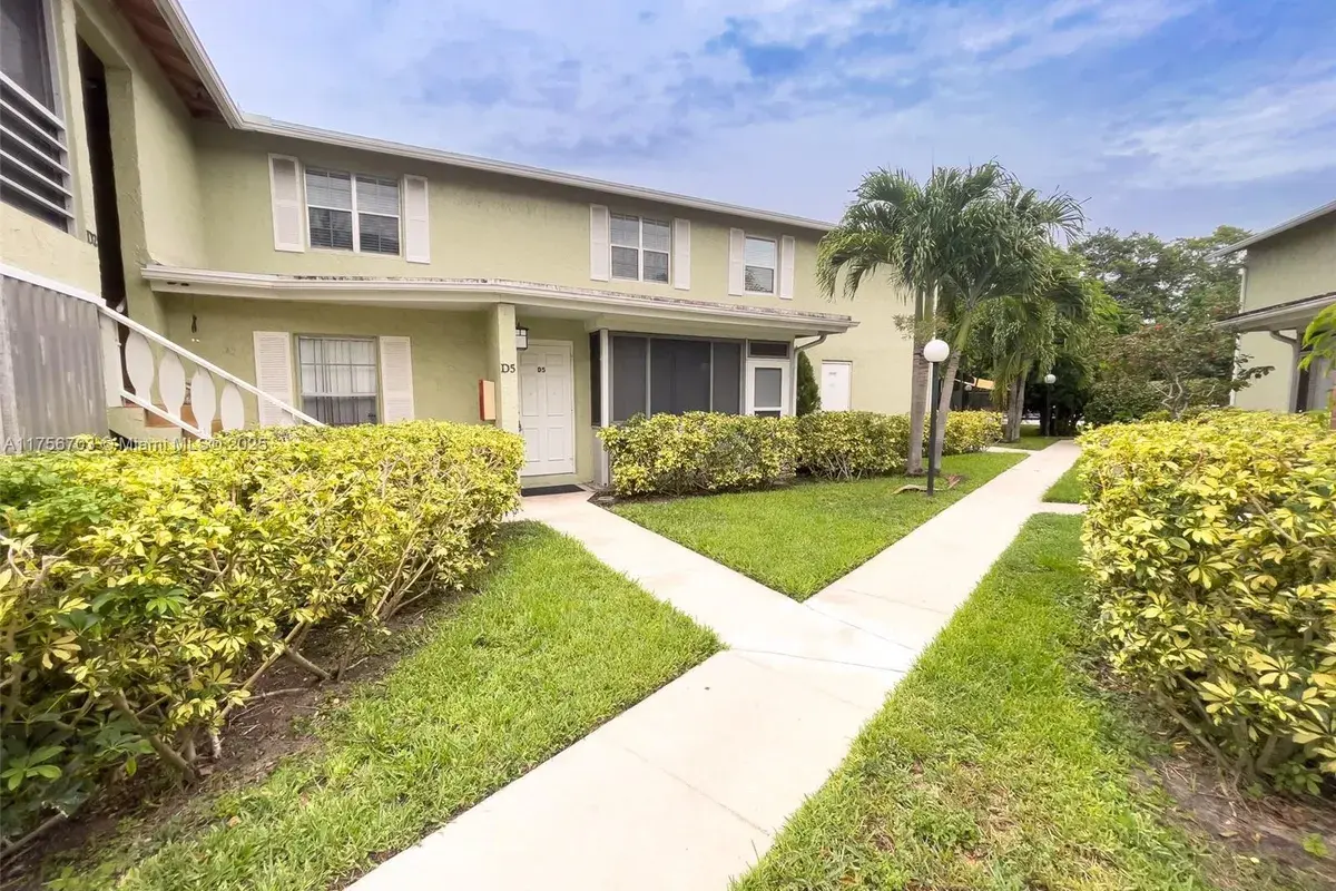 12070 Alternate A1a # D5, Palm Beach Gardens FL 33410