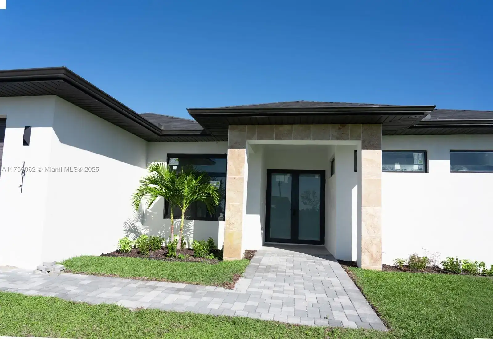 1817 NE 17th st, Other City - In The State Of Florida FL 33909 photo 2