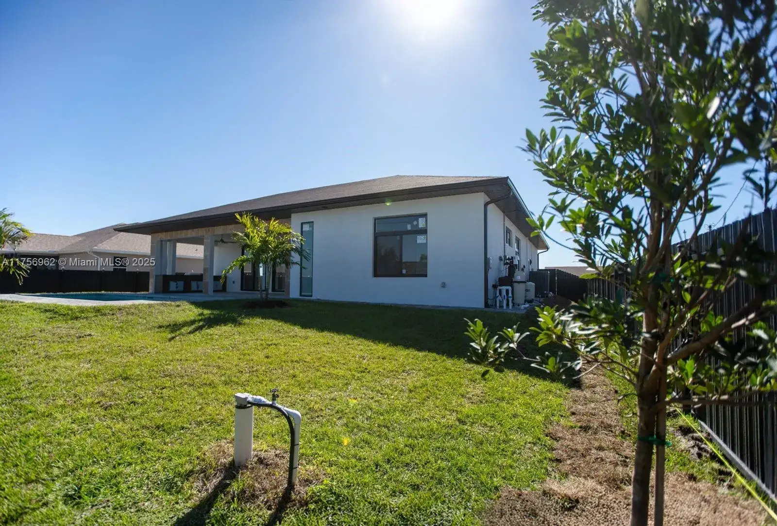 1817 NE 17th st, Other City - In The State Of Florida FL 33909 photo 5