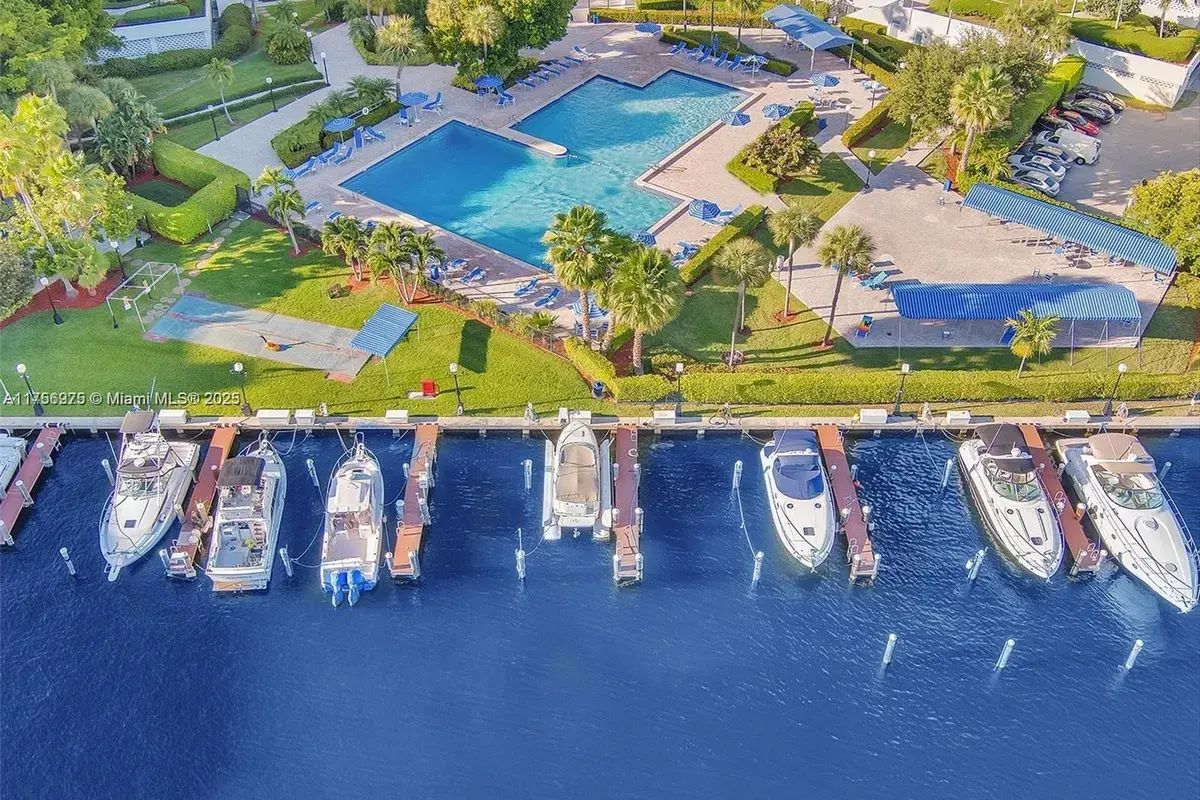 2500 Parkview Dr # 1915, Hallandale Beach FL 33009