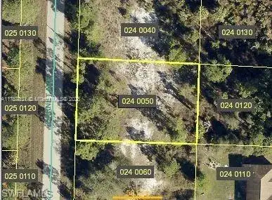 941 Garnet Ave, Lehigh Acres FL 33974 photo 2