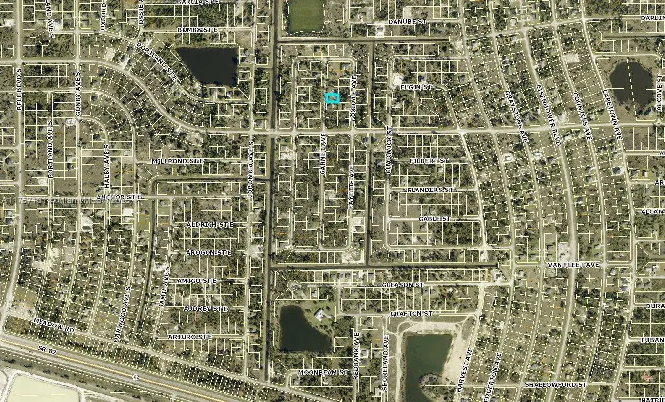 941 Garnet Ave, Lehigh Acres FL 33974 photo 3