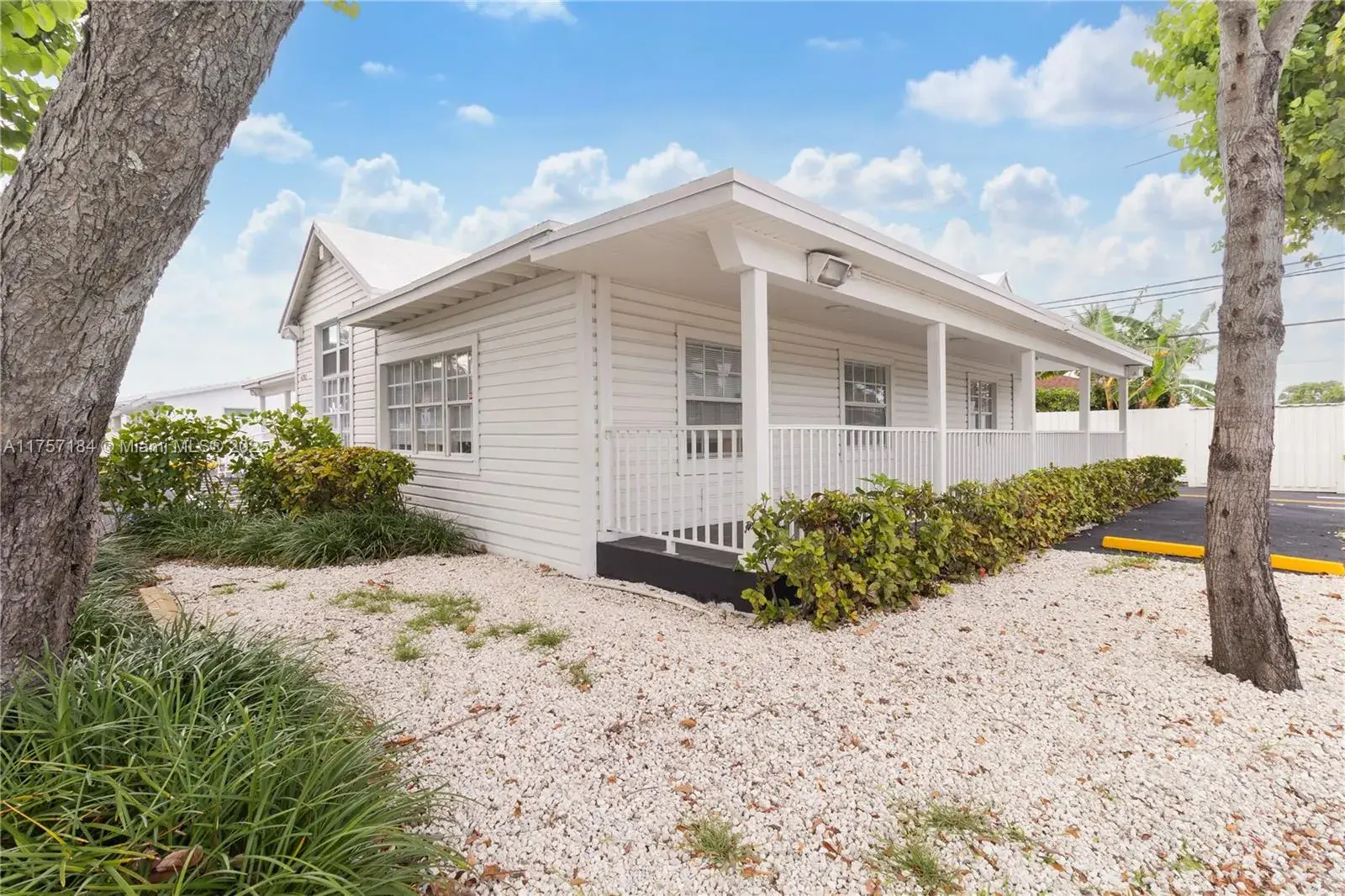 6303 SW 40th St, Miami FL 33155