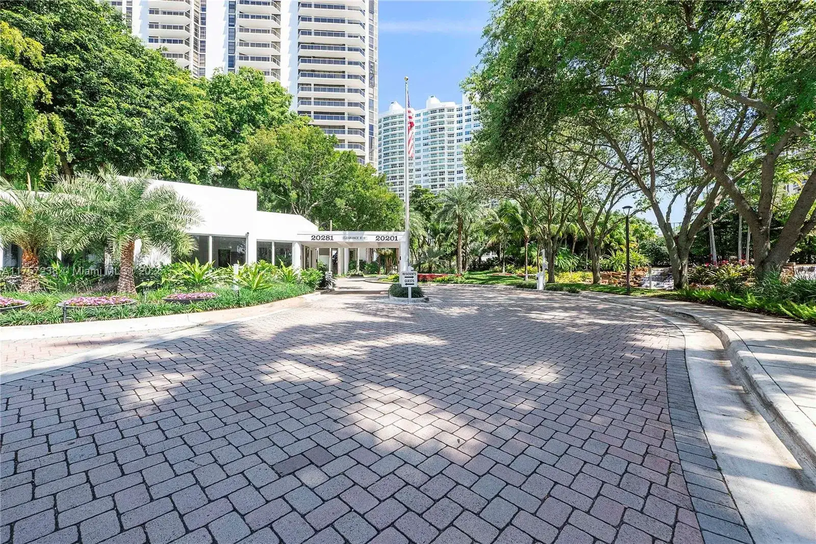 20201 E Country Club Dr # 1808, Aventura FL 33180 photo 3