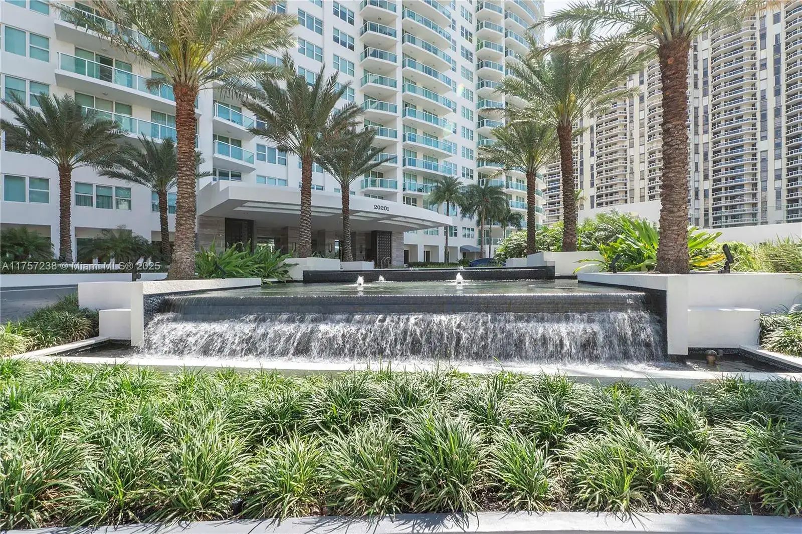 20201 E Country Club Dr # 1808, Aventura FL 33180 photo 4
