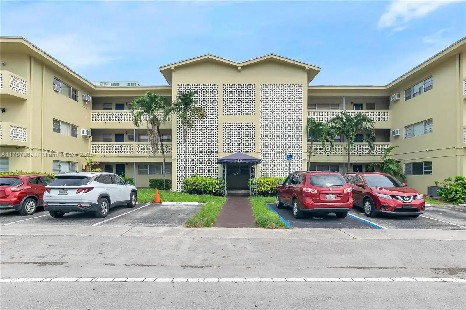 11930 NE 19th Dr # 1, North Miami FL 33181 photo 3