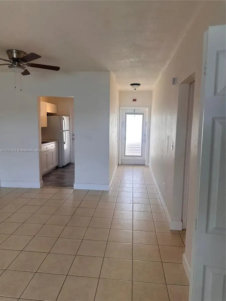 19001 NE 2nd Ave # 1404, Miami FL 33179 photo 4