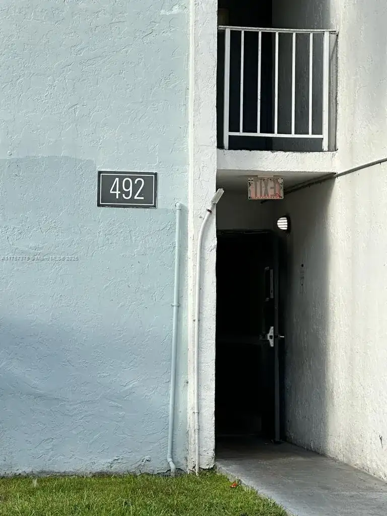 492 NW 165th St Rd # 211, Miami FL 33169 photo 3
