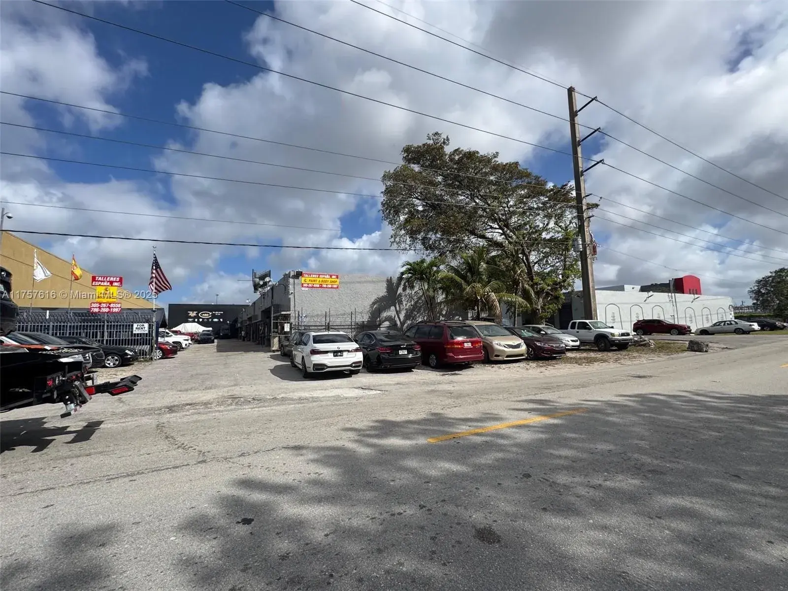 7357 NW 7th St, Miami FL 33126