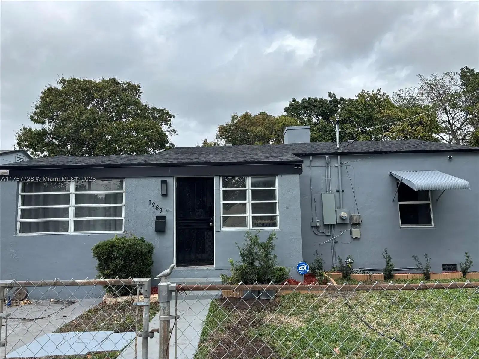 1283 NW 45th St, Miami FL 33142 photo 2