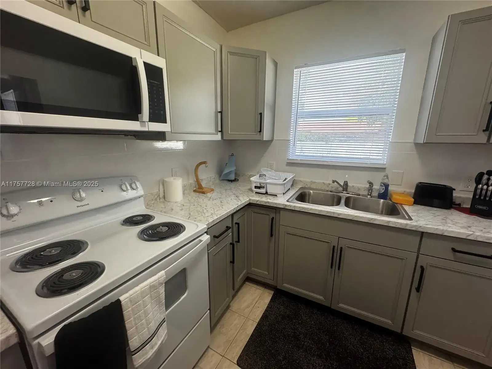 1283 NW 45th St, Miami FL 33142 photo 4
