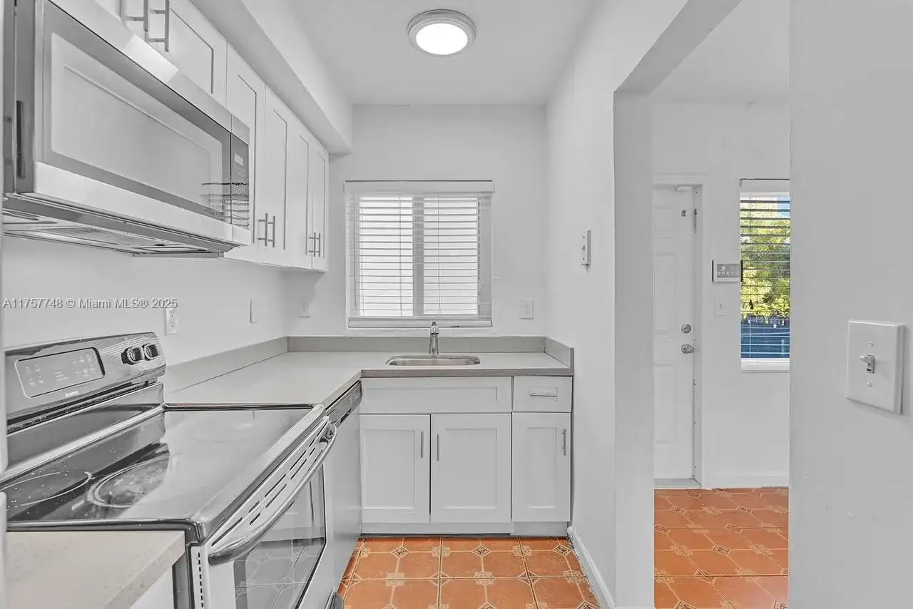 205 NW 84th St # 205, Miami FL 33150 photo 2