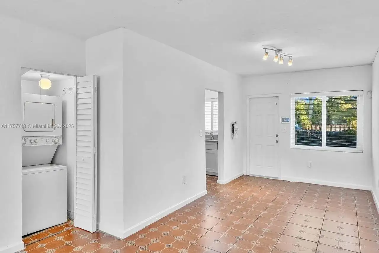 205 NW 84th St # 205, Miami FL 33150 photo 5