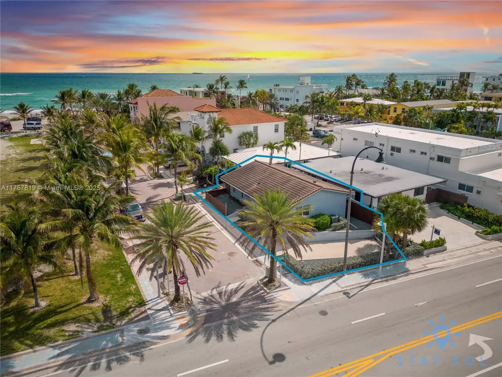 328 Missouri St, Hollywood FL 33019 photo 2