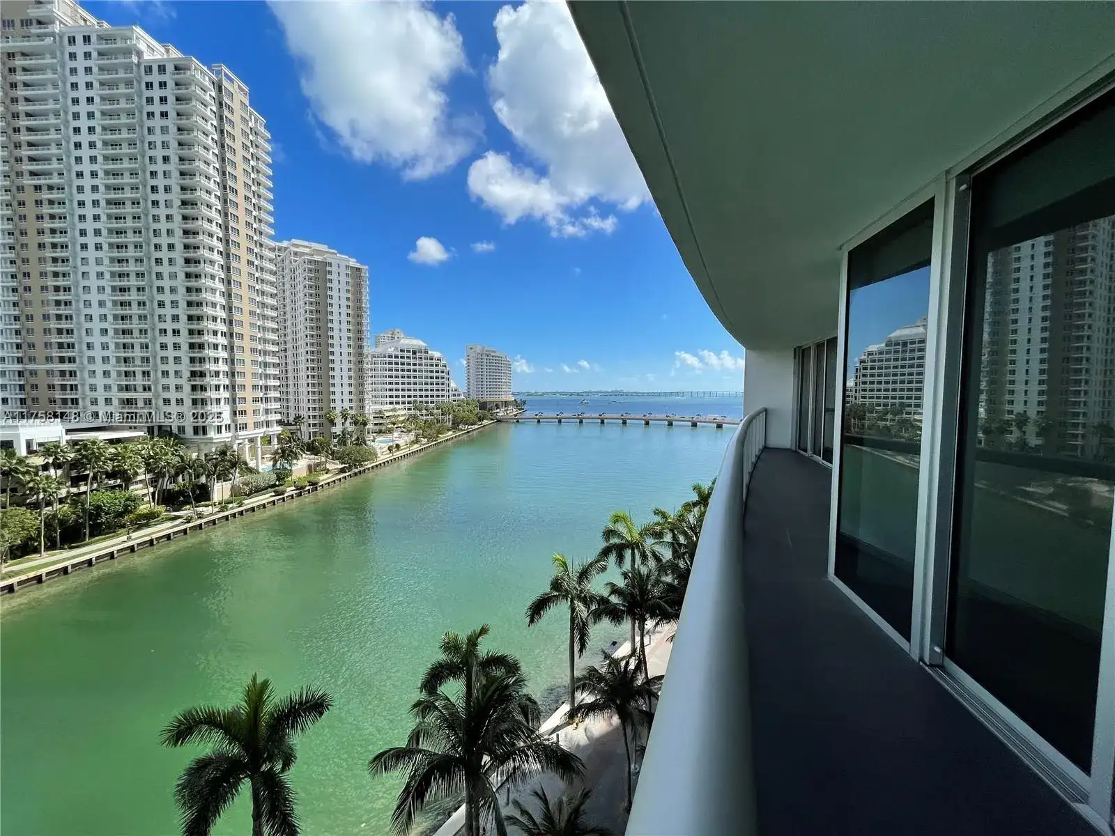 465 Brickell Ave # 819, Miami FL 33131 photo 2