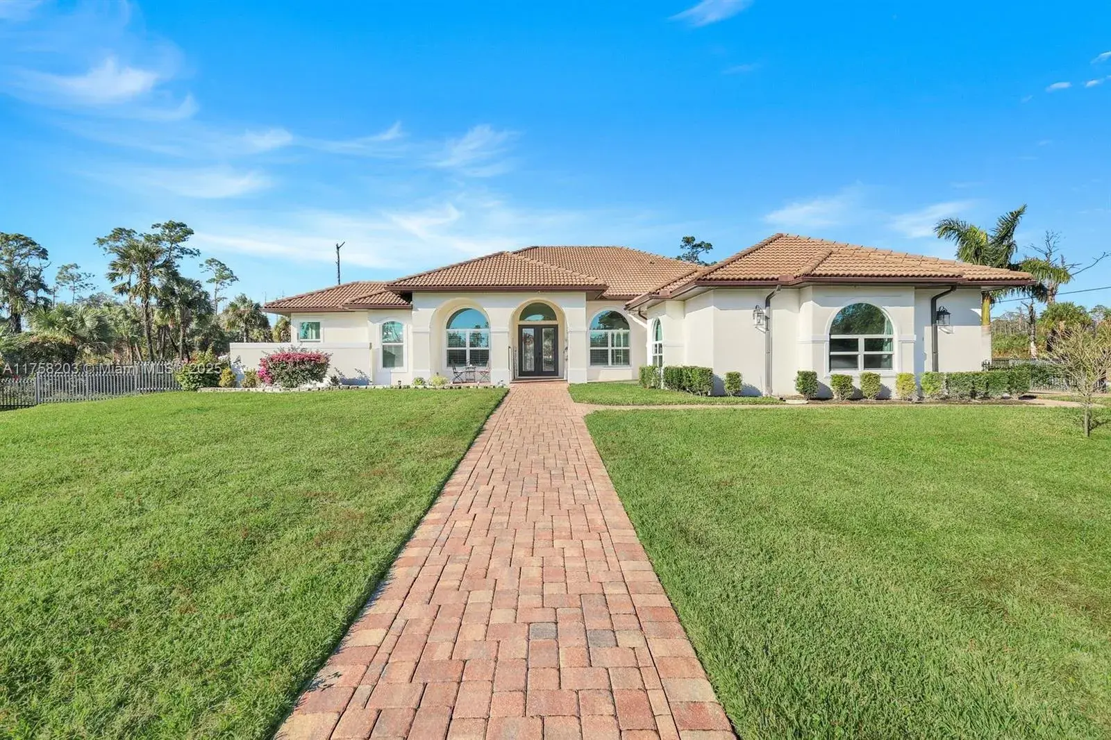 90 NW 22nd, Naples FL 34120