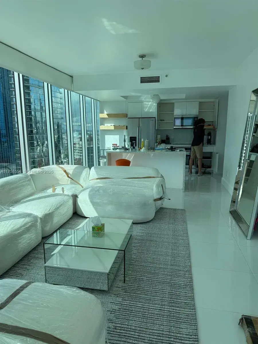 888 Biscayne Blvd # 4701, Miami FL 33132