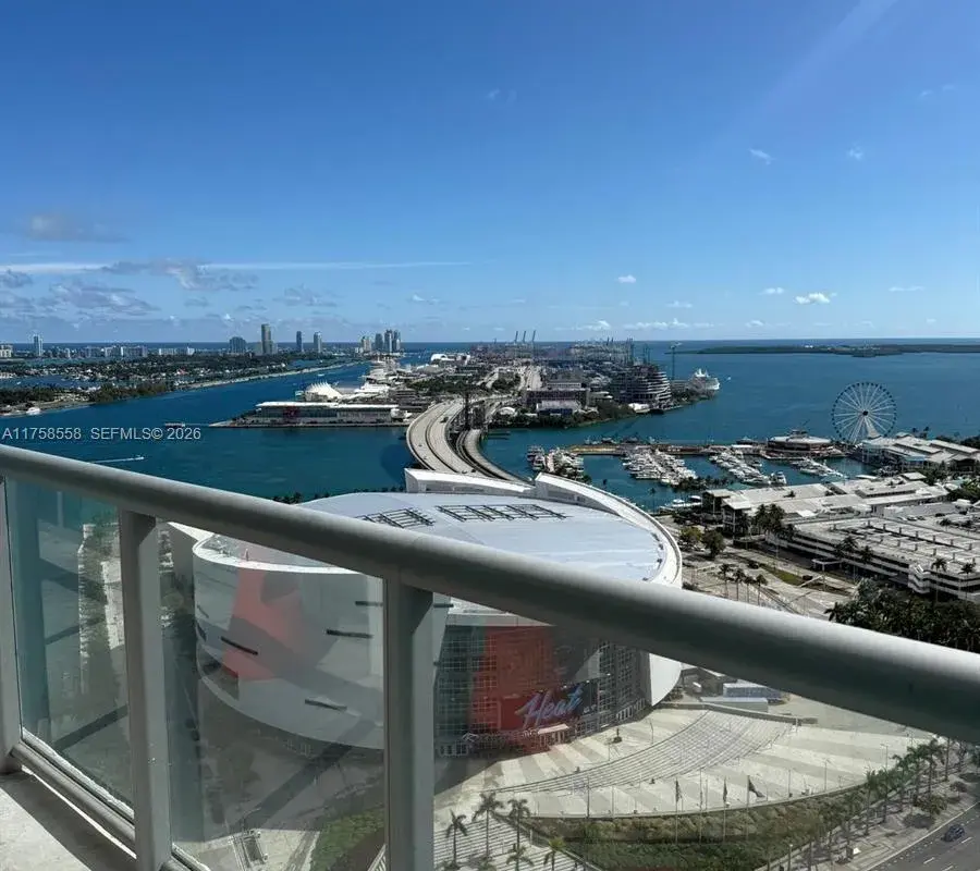 888 Biscayne Blvd # 4701, Miami FL 33132