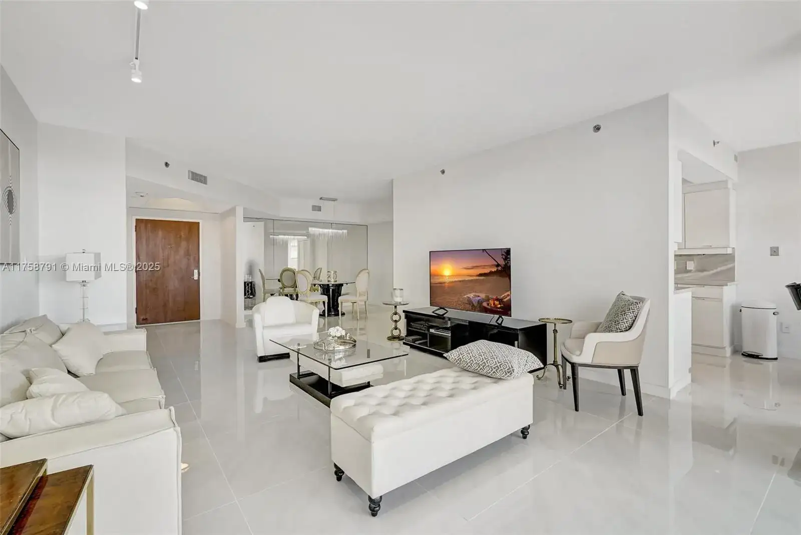 2000 Island Blvd # 1603, Aventura FL 33160 photo 2