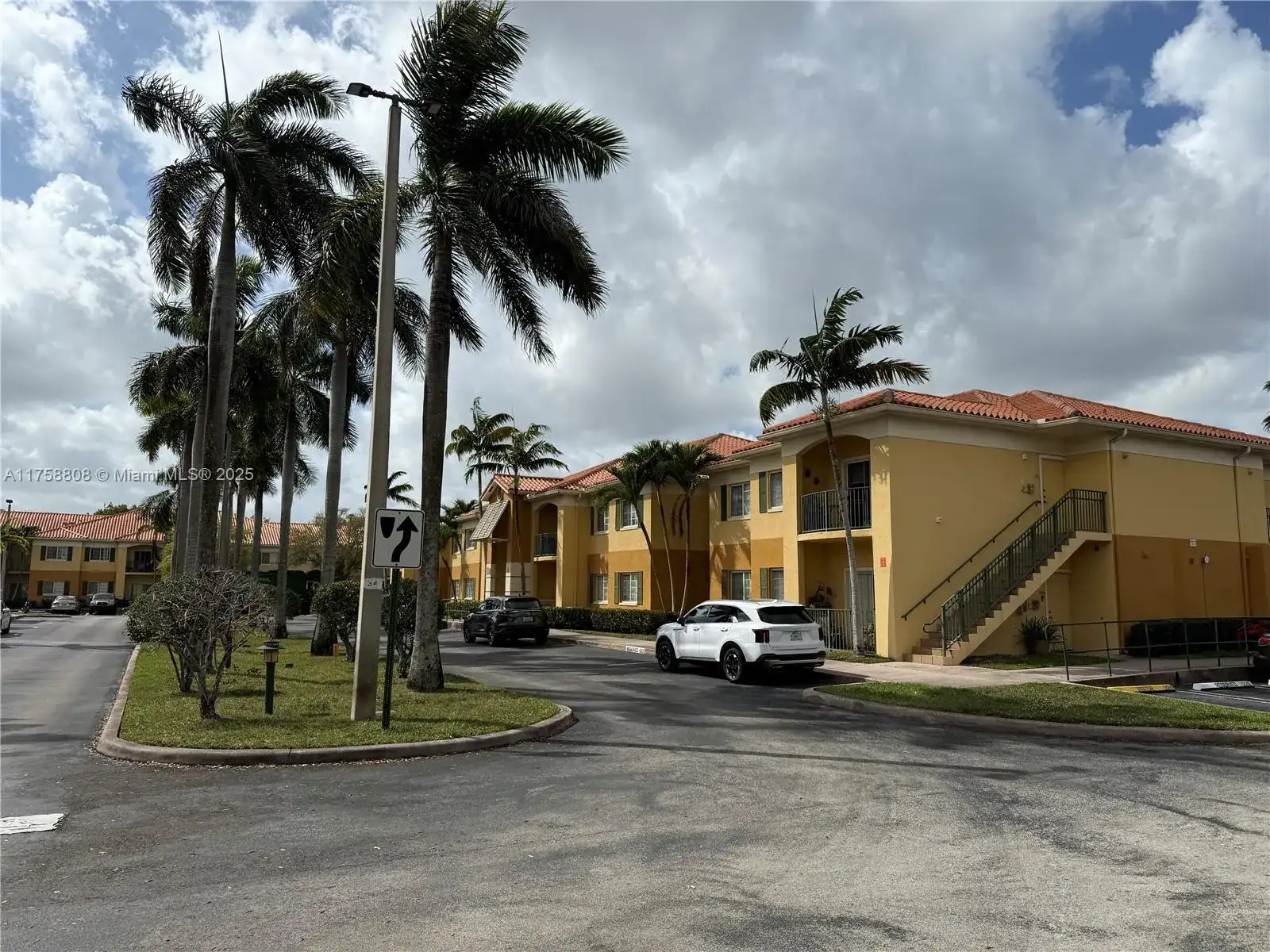 7270 NW 114th Ave # 9, Doral FL 33178 photo 3
