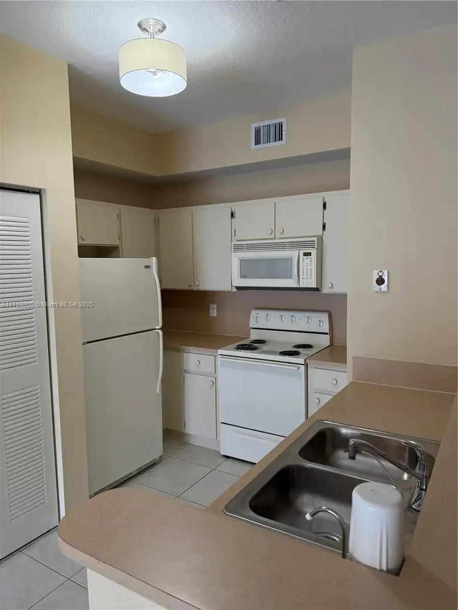7270 NW 114th Ave # 9, Doral FL 33178 photo 5