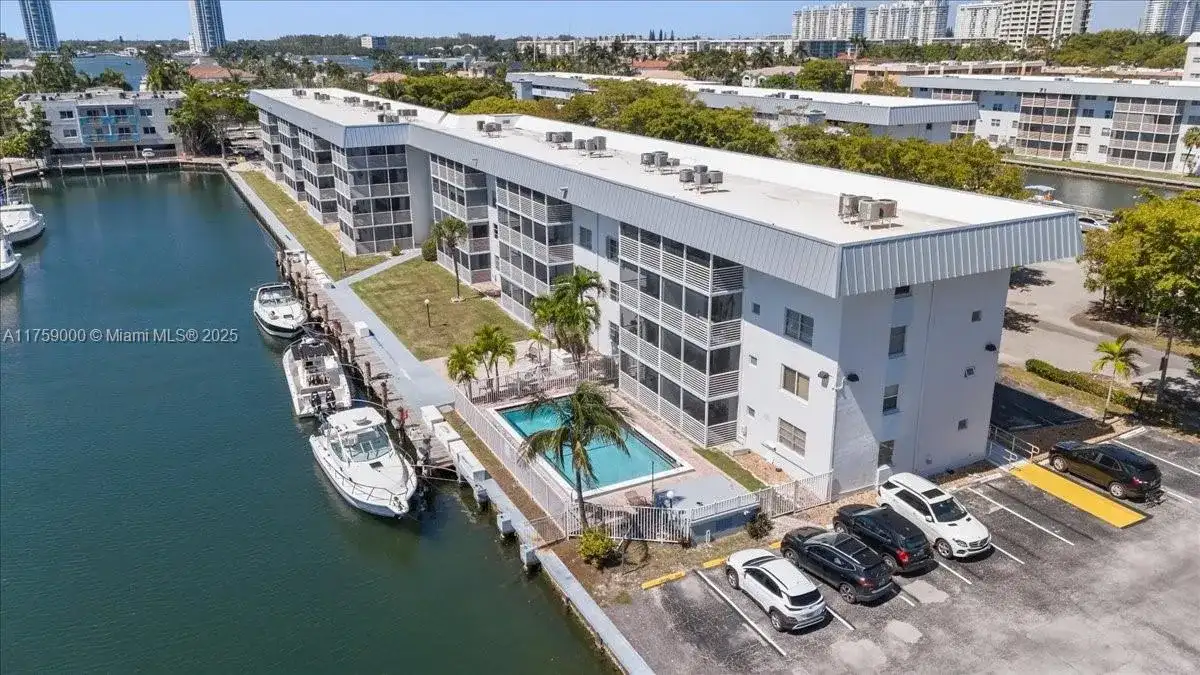 3550 NE 169th St # 300, North Miami Beach FL 33160 photo 4