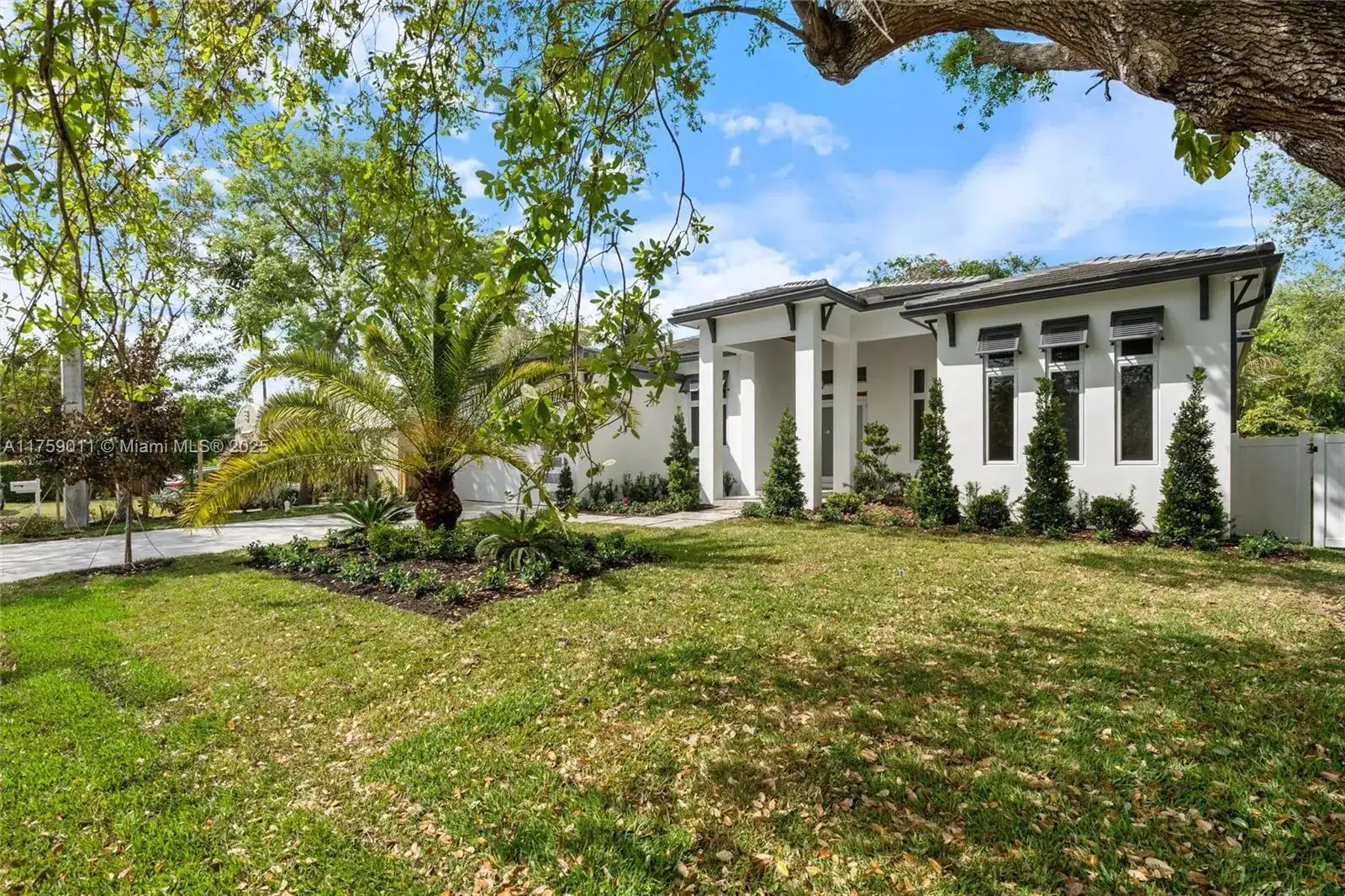 11412 NE 8th Ave, Biscayne Park FL 33161 photo 2