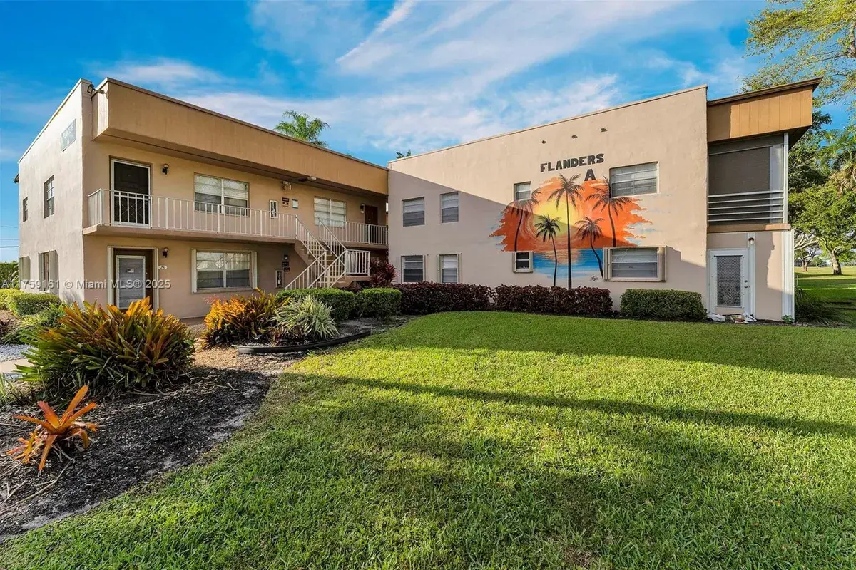 38 Flanders A # 38, Delray Beach FL 33484