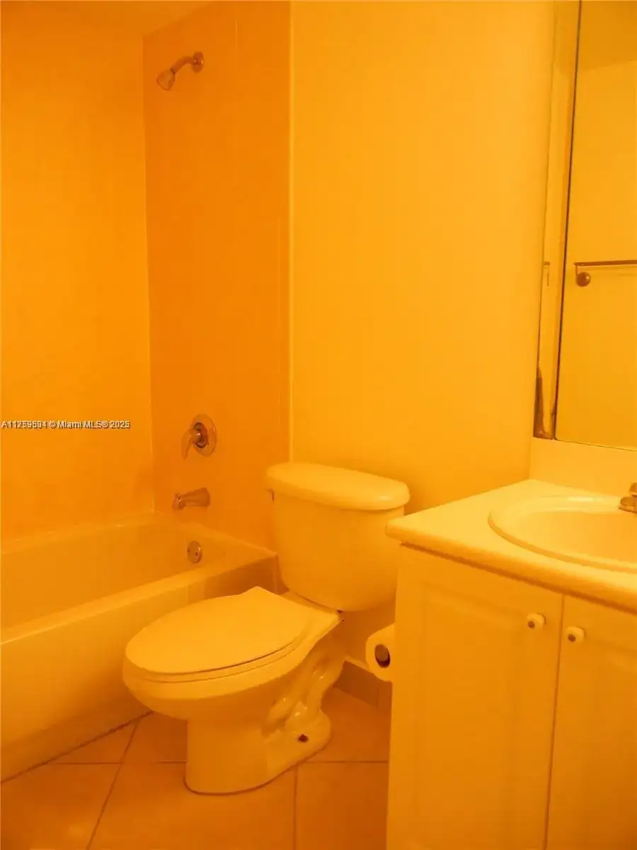 1455 N Treasure Dr # 4O, North Bay Village FL 33141 photo 3