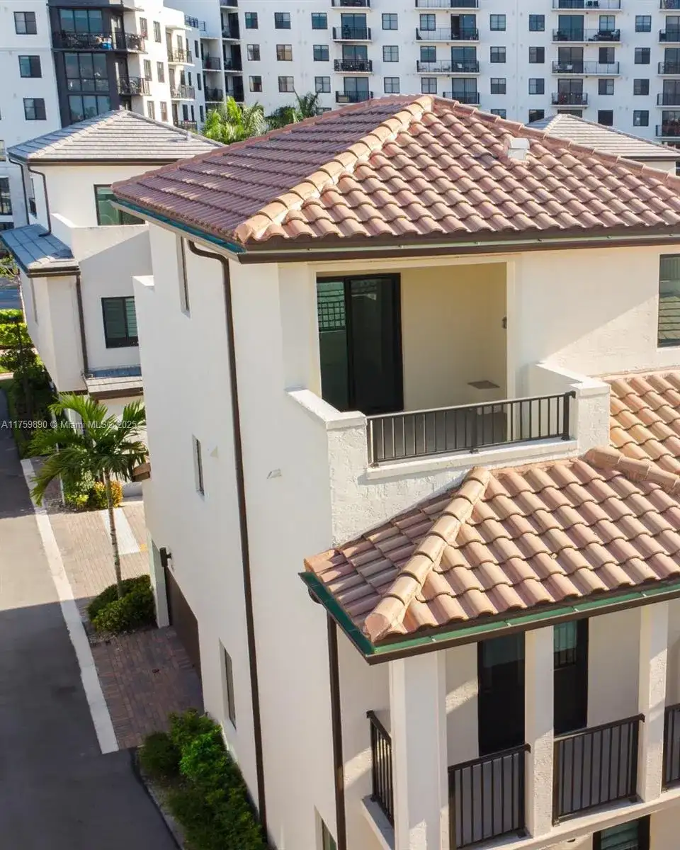 4542 NW 83rd Psge # 4542, Doral FL 33166 photo 2