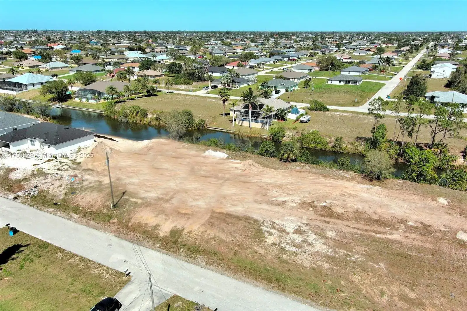 1611 NW 2nd St, Cape Coral FL 33993 photo 2