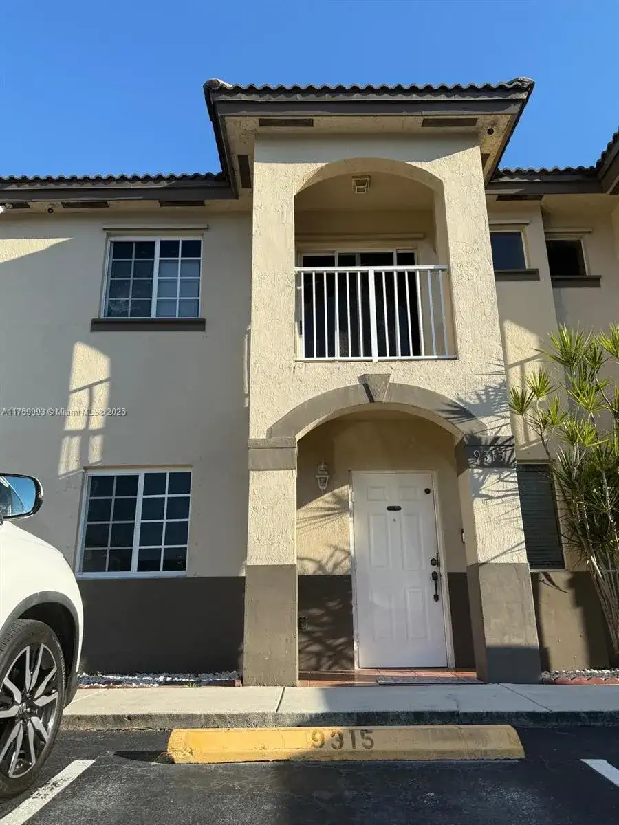 9315 NW 114th Ln # 3, Hialeah Gardens FL 33018 photo 2