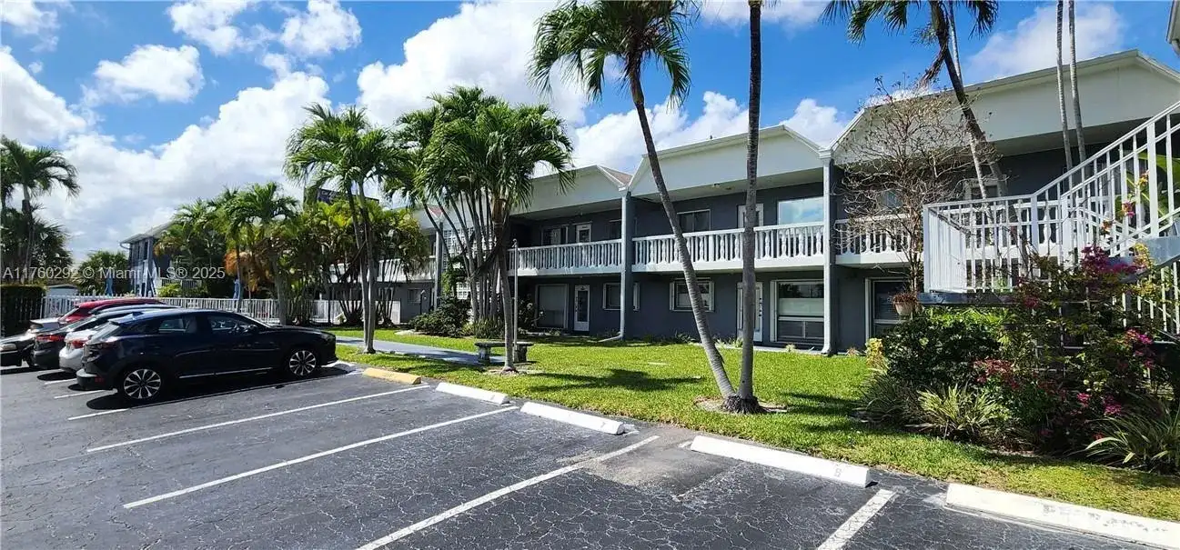 1125 NW 30th Ct # 10, Wilton Manors FL 33311 photo 4