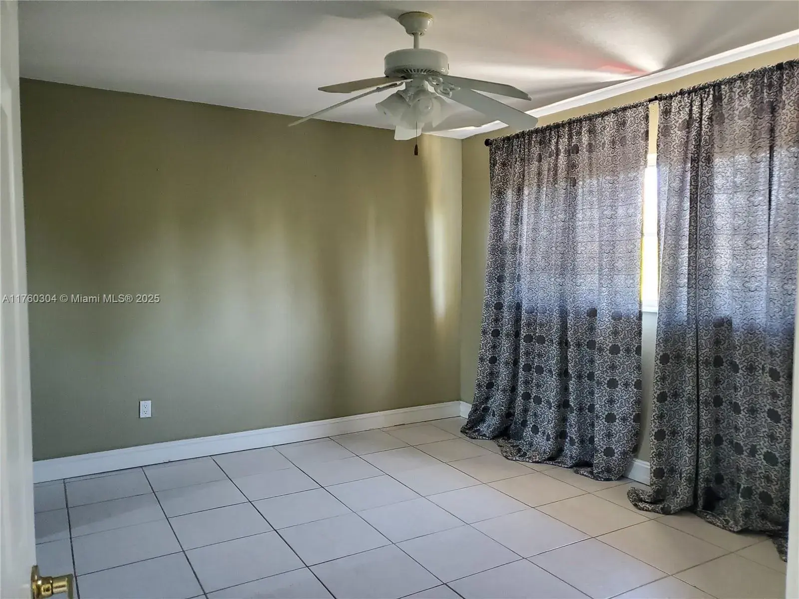 1450 Atlantic Shores Blvd # 302, Hallandale Beach FL 33009